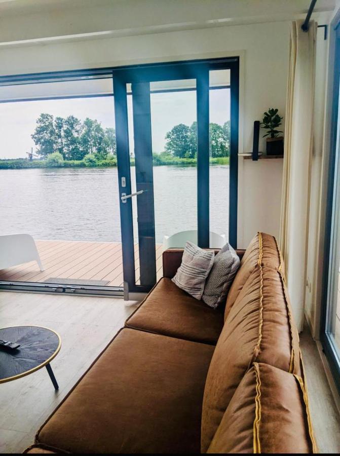 Luxury houseboat 6p on Kagerplassen with Tender Kaag Buitenkant foto